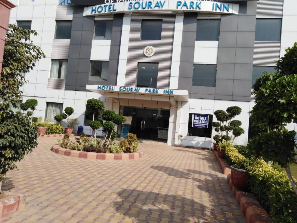 אגרה Hotel Sourav Park Inn Agra מראה חיצוני תמונה