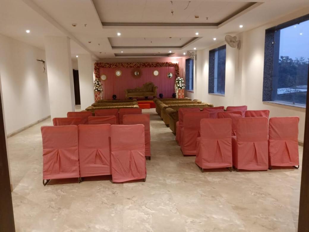אגרה Hotel Sourav Park Inn Agra מראה חיצוני תמונה