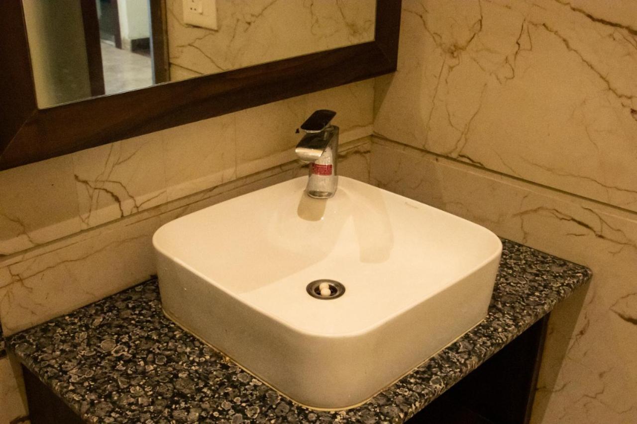 אגרה Hotel Sourav Park Inn Agra מראה חיצוני תמונה
