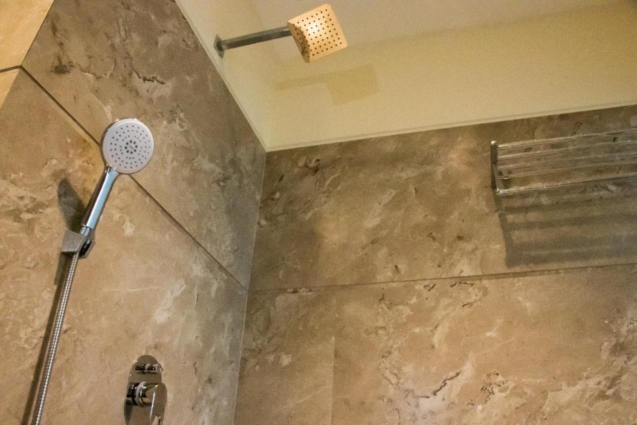 אגרה Hotel Sourav Park Inn Agra מראה חיצוני תמונה